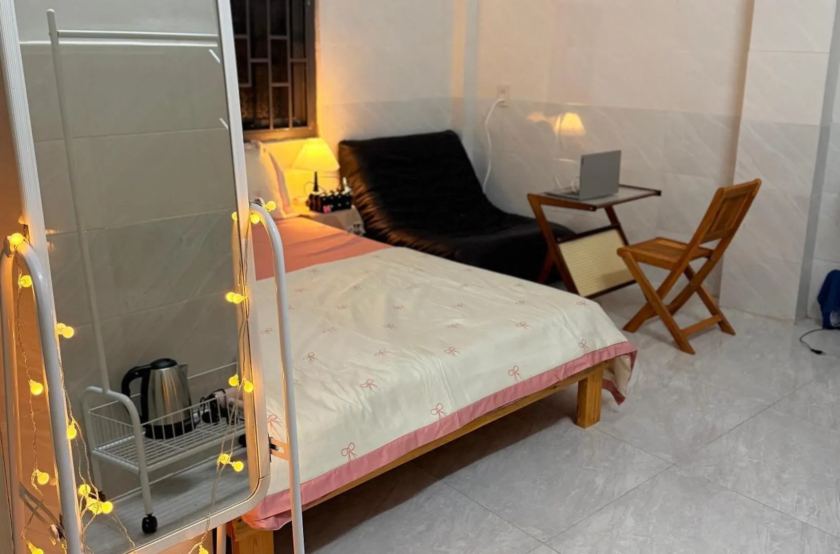 Homestay Tuyet Trinh 나트랑 3*,